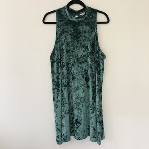 Arizona Jean Co. green velvet dress